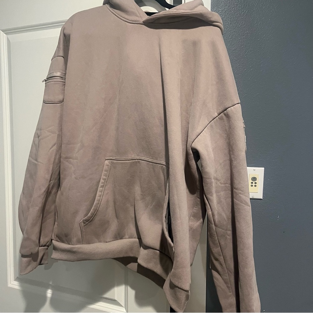 Comfrt Travel Essentials Viral Weighted Hoodie - Picture 5 of 7